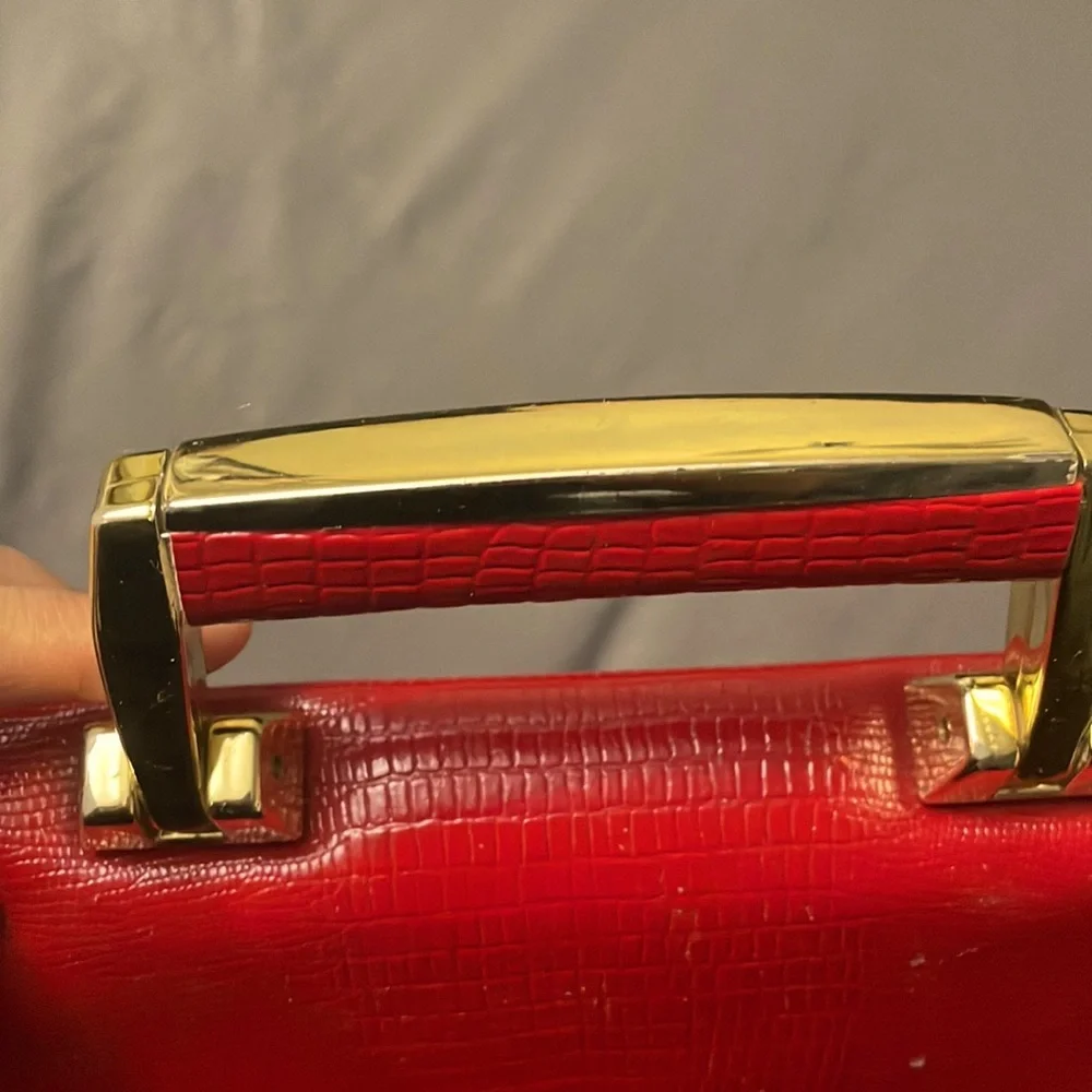 Red Vintage Suitcase Bag! Like New - Picture 2 of 6